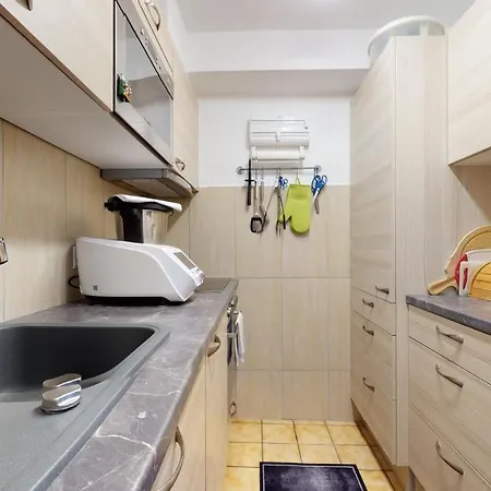 Apartment Beautiful 2 Bedrooms Apartment, Perfectly Located In *