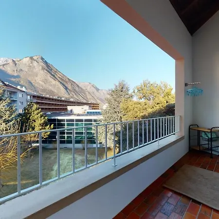 Beautiful 2 Bedrooms Apartment, Perfectly Located In Apartment *