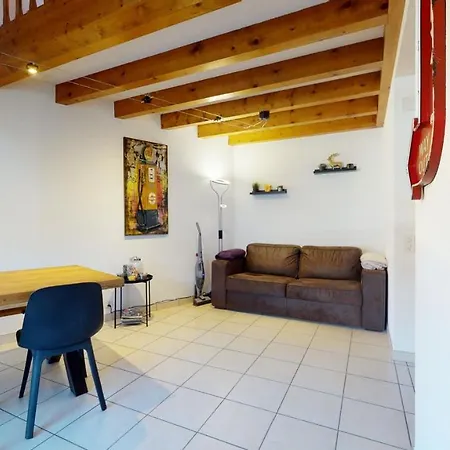 Beautiful 2 Bedrooms Apartment, Perfectly Located In *