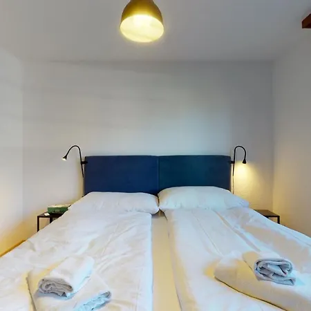 Beautiful 2 Bedrooms Apartment, Perfectly Located In