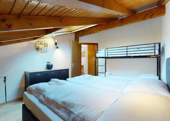 Beautiful 2 Bedrooms Apartment, Perfectly Located In