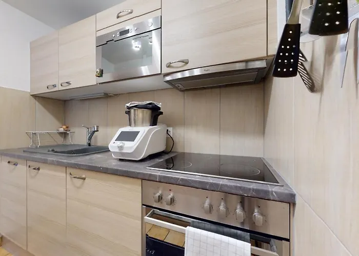 Beautiful 2 Bedrooms Apartment, Perfectly Located In Lejlighed *